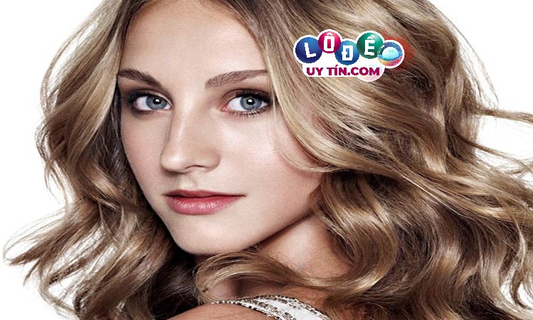 Mơ thấy nhuộm tóc có ý nghĩa gì, đánh số gì?